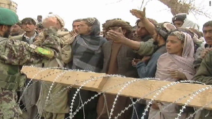 Mỹ tìm cách xoa dịu người dân  Áp-ga-ni-xtan