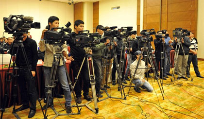 AVG chia sẻ 70% bản quyền truyền hình cho VTV và VTC