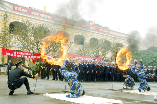 Lữ đoàn Hải quân đánh bộ 147 ra quân huấn luyện