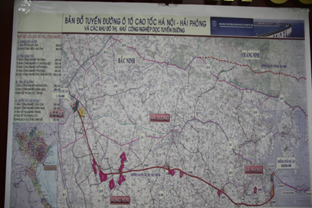 Trên công trường đường cao tốc hiện đại nhất Việt Nam