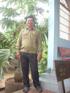 Ông trưởng ấp gương mẫu...