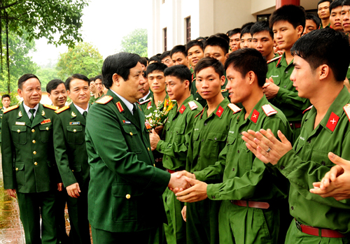 Đại tướng Phùng Quang Thanh gặp gỡ các chiến sĩ Lữ đoàn 144 và Tiểu đoàn 103, Bộ tư lệnh Thủ đô Hà Nội hoàn thành nghĩa vụ quân sự