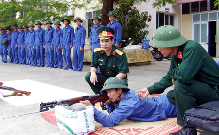 Kết hợp tốt giữa sản xuất kinh doanh và thực hiện công tác quốc phòng