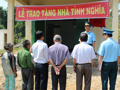 Nghĩa tình “người lính bay”