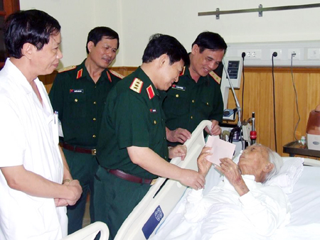 Chúng tôi chăm sóc Đại tướng Võ Nguyên Giáp bằng trách nhiệm và tình cảm kính trọng thiêng liêng nhất