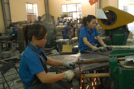 Xuất khẩu: Niềm vui và nỗi lo 