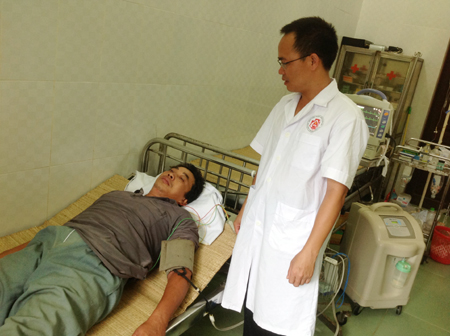 Đảo Song Tử Tây: Cấp cứu ngư dân bị tai biến mạch máu não