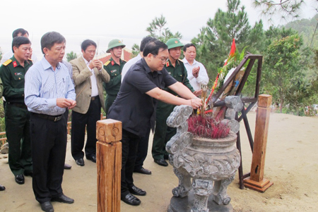 Phó Thủ tướng Hoàng Trung Hải kiểm tra công tác phòng, chống bão tại khu vực Vũng Chùa – Đảo Yến