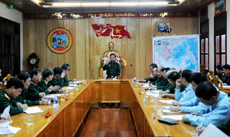 12 giờ 8-11, tạm dừng huấn luyện, sẵn sàng giúp nhân dân phòng, tránh bão HaiYan