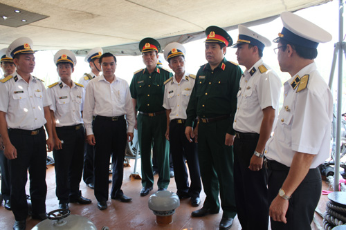 Đại tướng Phùng Quang Thanh thăm, chúc Tết các đơn vị đóng quân tại huyện đảo Phú Quốc