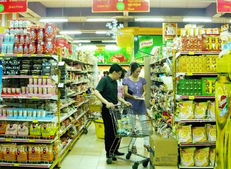 Phong phú và nhiều hàng bình ổn giá