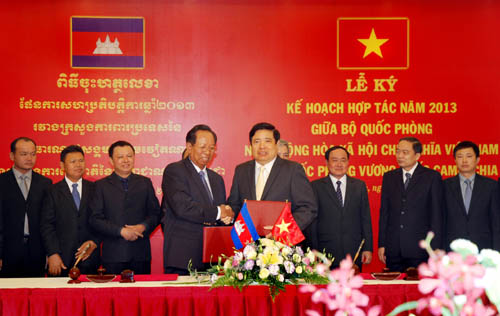 Tăng cường quan hệ hợp tác quốc phòng Việt Nam – Cam-pu-chia