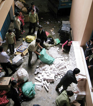 Mạnh tay với thuốc lá lậu