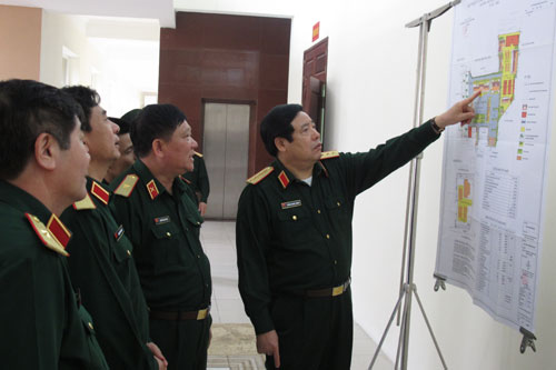 Bộ trưởng Phùng Quang Thanh thăm và làm việc tại Bộ tư lệnh Binh chủng Pháo binh