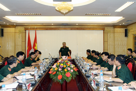 Thượng tướng Nguyễn Chí Vịnh làm việc với Tổng cục Công nghiệp Quốc phòng