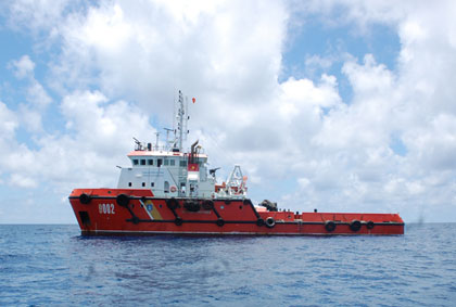 Đoàn Cảnh sát biển Việt Nam thăm, tặng quà cán bộ, chiến sĩ đảo Sơn Ca