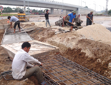 Bài 2: Thiếu chế tài bảo vệ quyền lợi công nhân