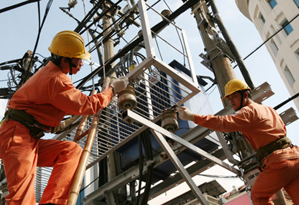 Bảo đảm cung ứng điện cho phát triển kinh tế-xã hội