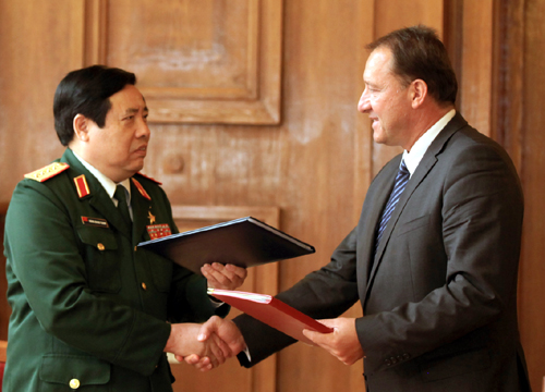 Quan hệ quốc phòng góp phần thúc đẩy quan hệ hợp tác Việt Nam - Bun-ga-ri 