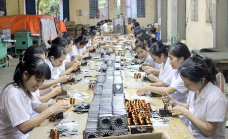 Chặng đường kinh tế năm 2014: Vượt chướng ngại để về đích