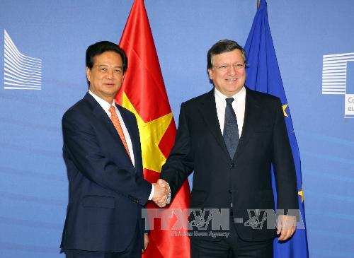 Thủ tướng Nguyễn Tấn Dũng hội đàm với Chủ tịch Ủy ban châu Âu 