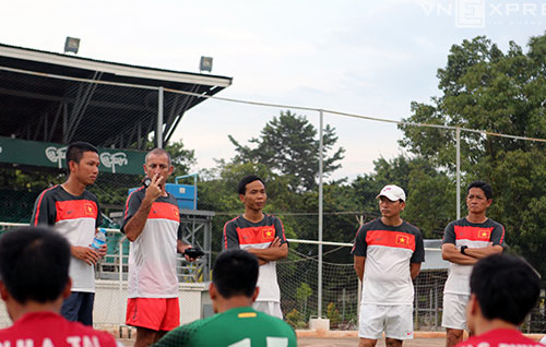 HLV Graechen Guillaume: Chúng tôi sẽ nỗ lực từng trận