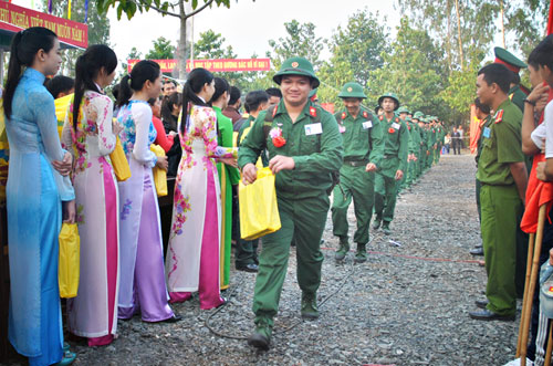 Hậu Giang: 500 thanh niên lên đường nhập ngũ
