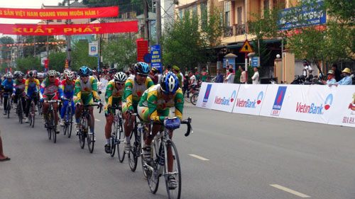 Kịch tính vòng đua tính điểm quanh TP Điện Biên Phủ