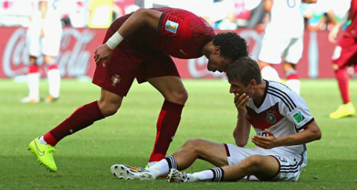 Trung vệ Pepe đứng trước án treo giò 3 trận