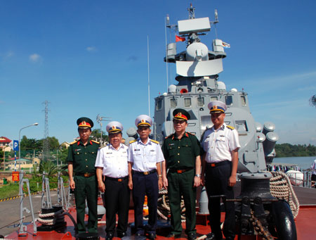 Trung tướng Nguyễn Trọng Nghĩa thăm và kiểm tra Vùng 2 Hải quân