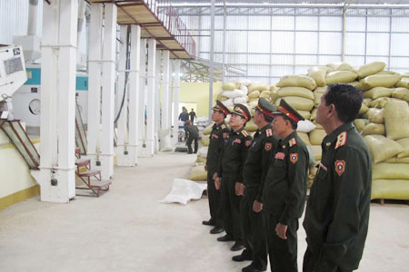 Tập huấn công tác tăng gia sản xuất cho cán bộ hậu cần Quân đội nhân dân Lào