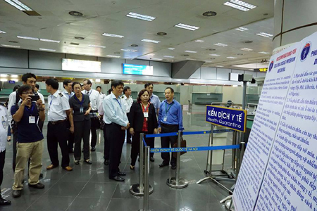 Phòng, chống vi-rút Ê-bô-la: Quyết tâm chặn dịch