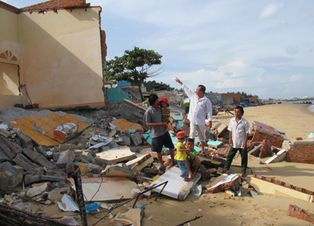 Vừa chủ quan, vừa bị động 