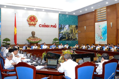 Phấn đấu tăng trưởng GDP năm 2015 đạt 6,2%