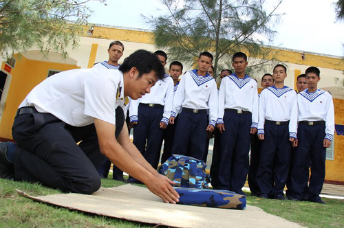 Bài học đầu tiên của chiến sĩ Hải quân