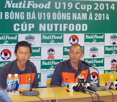 HLV Guillaume Graechen: Gặp Myanmar là một trận đấu khó khăn cho U19 Việt Nam