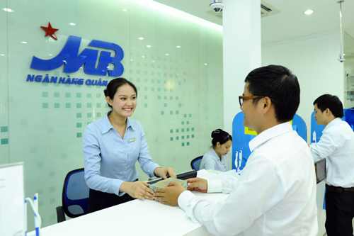 Tết Nguyên đán Ất Mùi – 2015: Tiền mặt đủ, ATM sẵn sàng đáp ứng nhu cầu