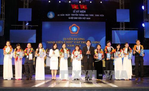 Tự hào tuổi trẻ Việt Nam