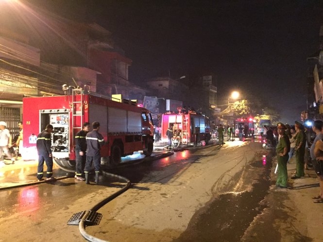 Cháy chợ Xốm - Hà Nội, nhiều ki ốt bị thiêu rụi