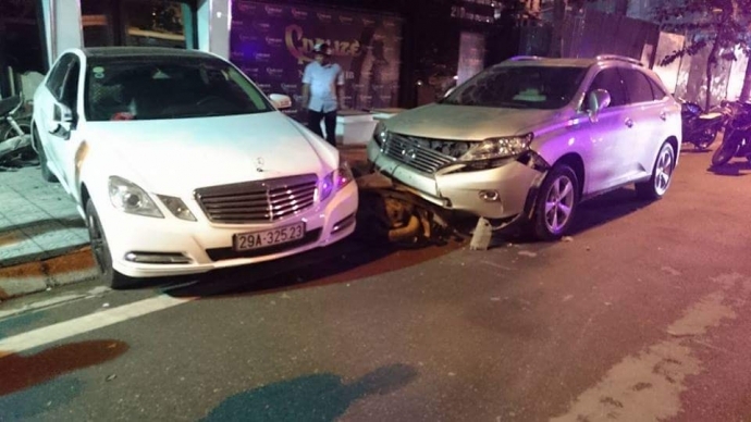 Tai nạn liên hoàn trên đường Trần Quang Khải, Hà Nội 