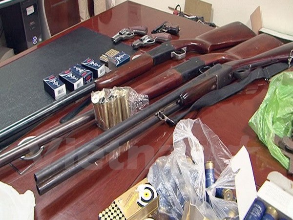 Khởi tố vụ án tàng trữ, mua bán và sản xuất trái phép vũ khí quân dụng 