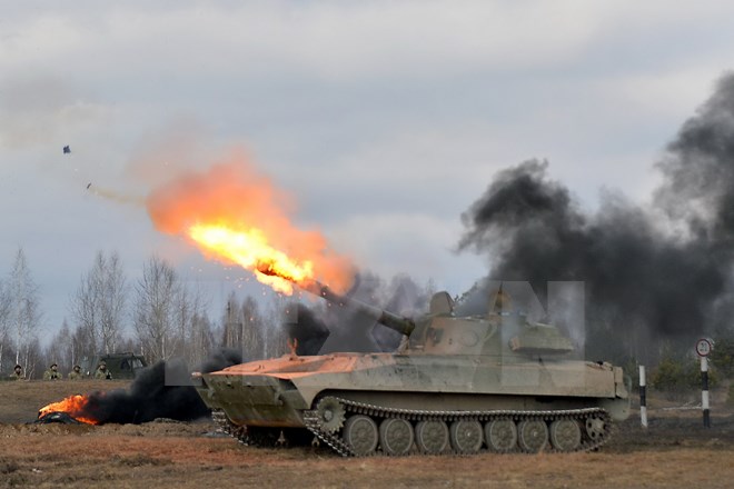 Ukraine tăng mạnh chi tiêu quốc phòng cho năm 2015