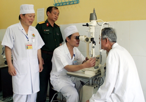 Bài 2: Nêu gương của cán bộ - “đầu kéo” thi đua