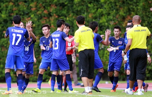 Thắng U23 Brunei, U23 Thái Lan đoạt vé vào bán kết