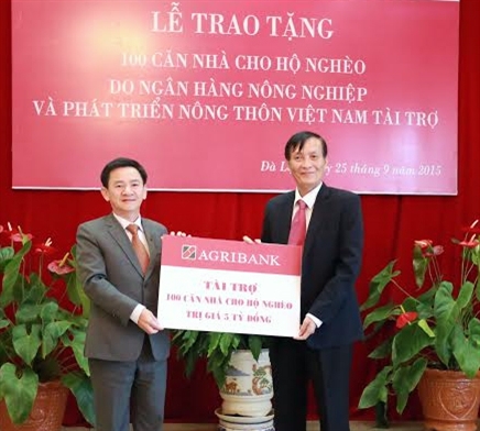 Tặng kinh phí xây dựng 100 căn nhà cho hộ nghèo tỉnh Lâm Đồng