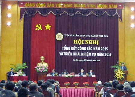 Bám sát thực tiễn, gắn nghiên cứu hàn lâm với ứng dụng