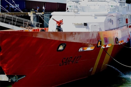 Kịp thời đưa ngư dân trên vùng biển Hoàng Sa vào bờ cấp cứu