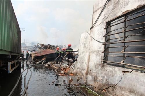 Bình Dương: Cháy lớn tại công ty sản xuất gỗ 