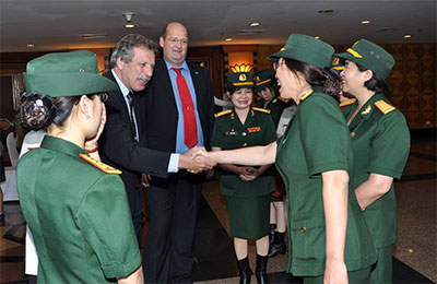 Khi phụ nữ được “trao quyền”