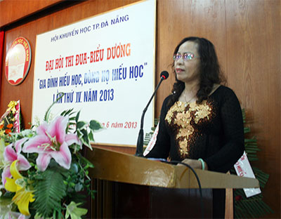 Cô Thanh “khuyến học”